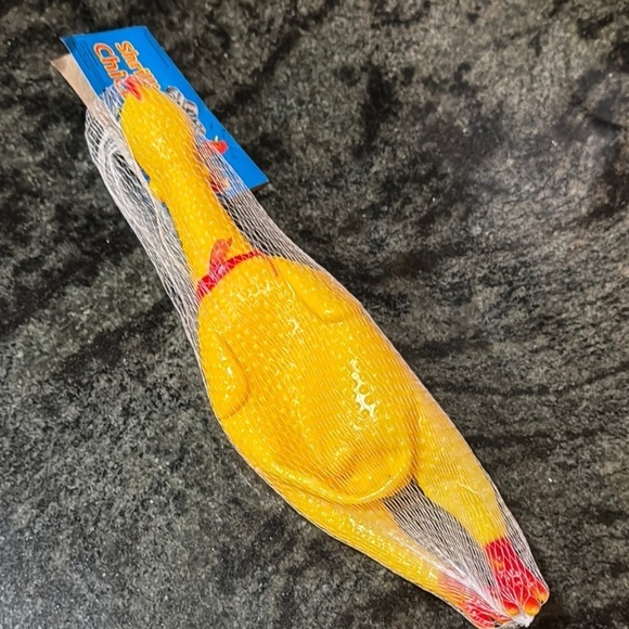 Yellow shrilling Squeaky Chicken Toy - Picture 4 of 4